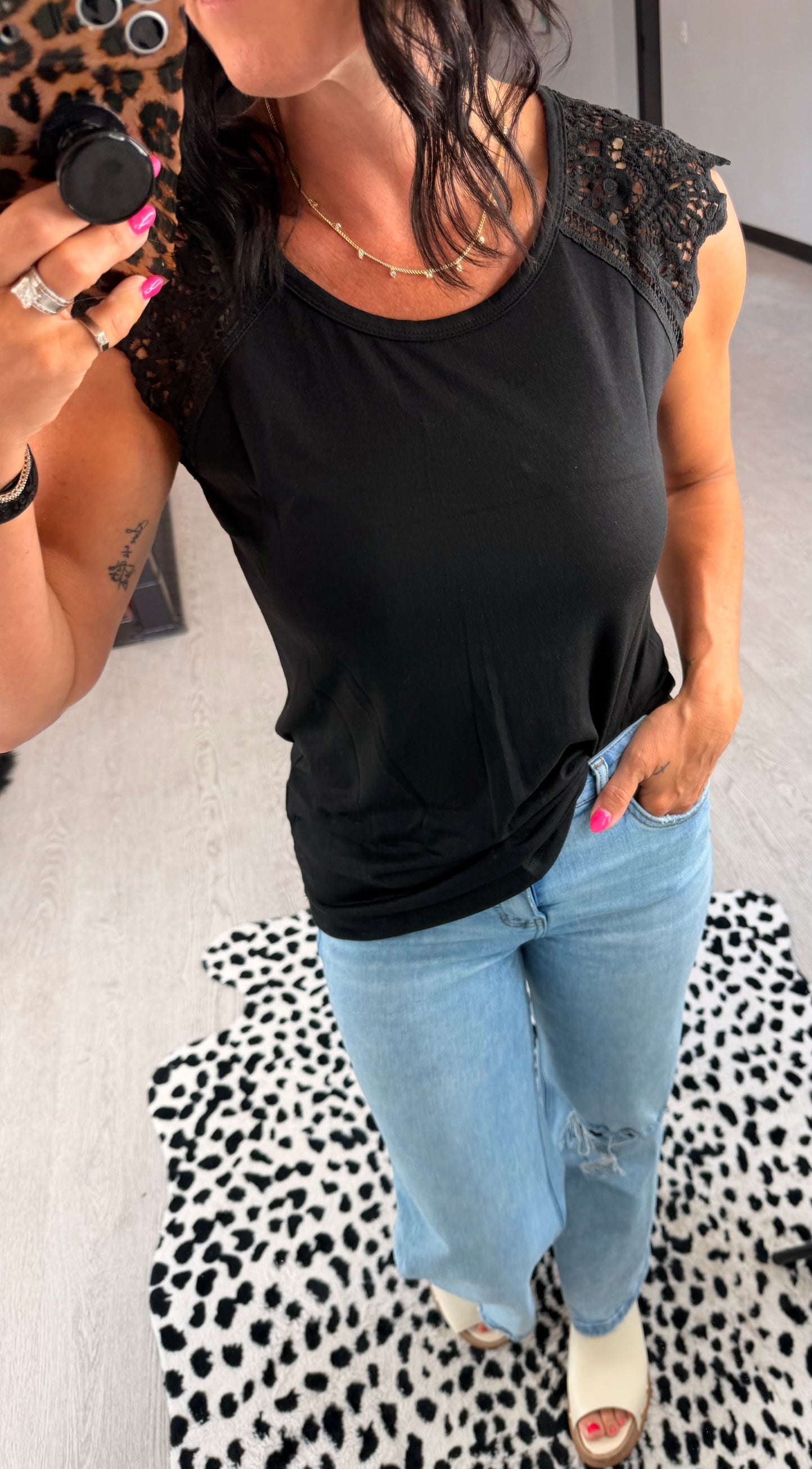 Chic Lace Cap Sleeve Top