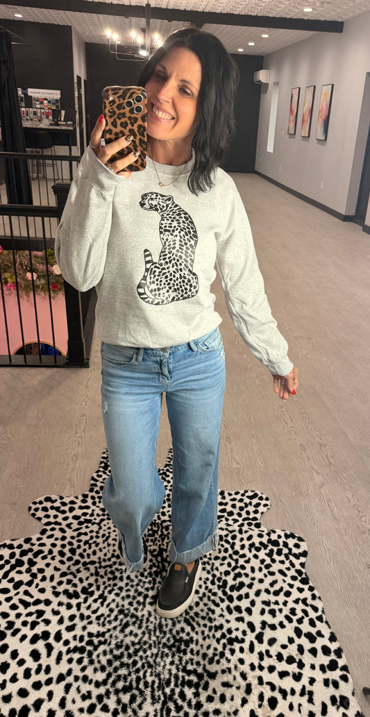 Sitting Leopard Crew