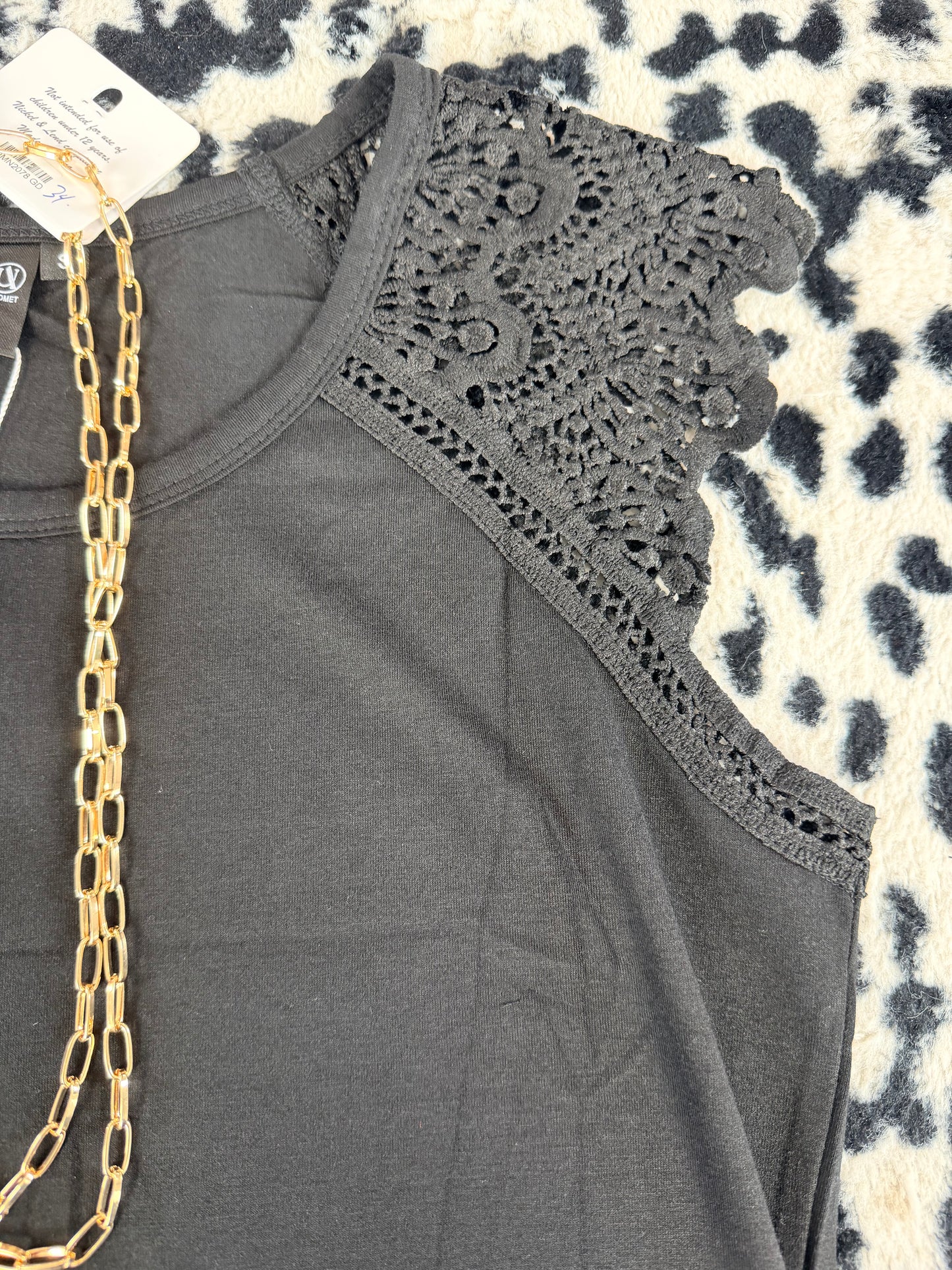 Chic Lace Cap Sleeve Top